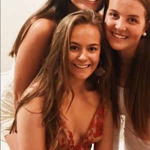 Meet your Posher, Caroline